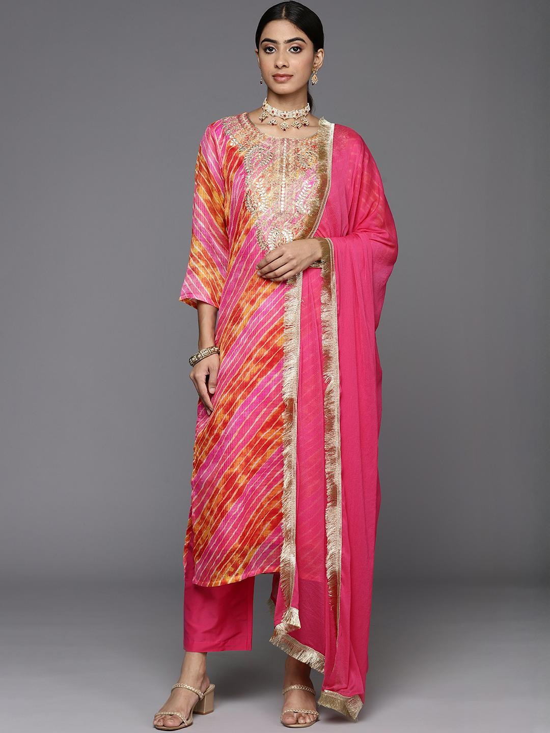 KSUT Lehariya Printed Yoke And Border Round Neck Kurta With Trouser & Dupatta