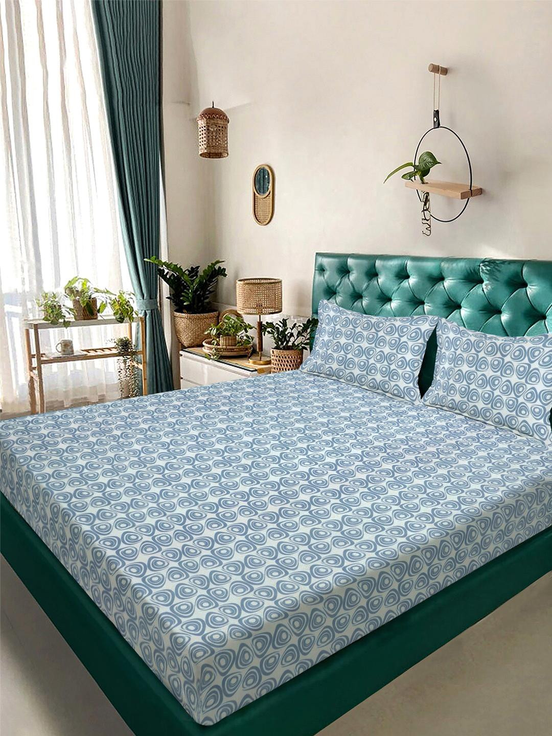 KLOTTHE Blue Geometric 300 TC King Bedsheet with 2 Pillow Covers