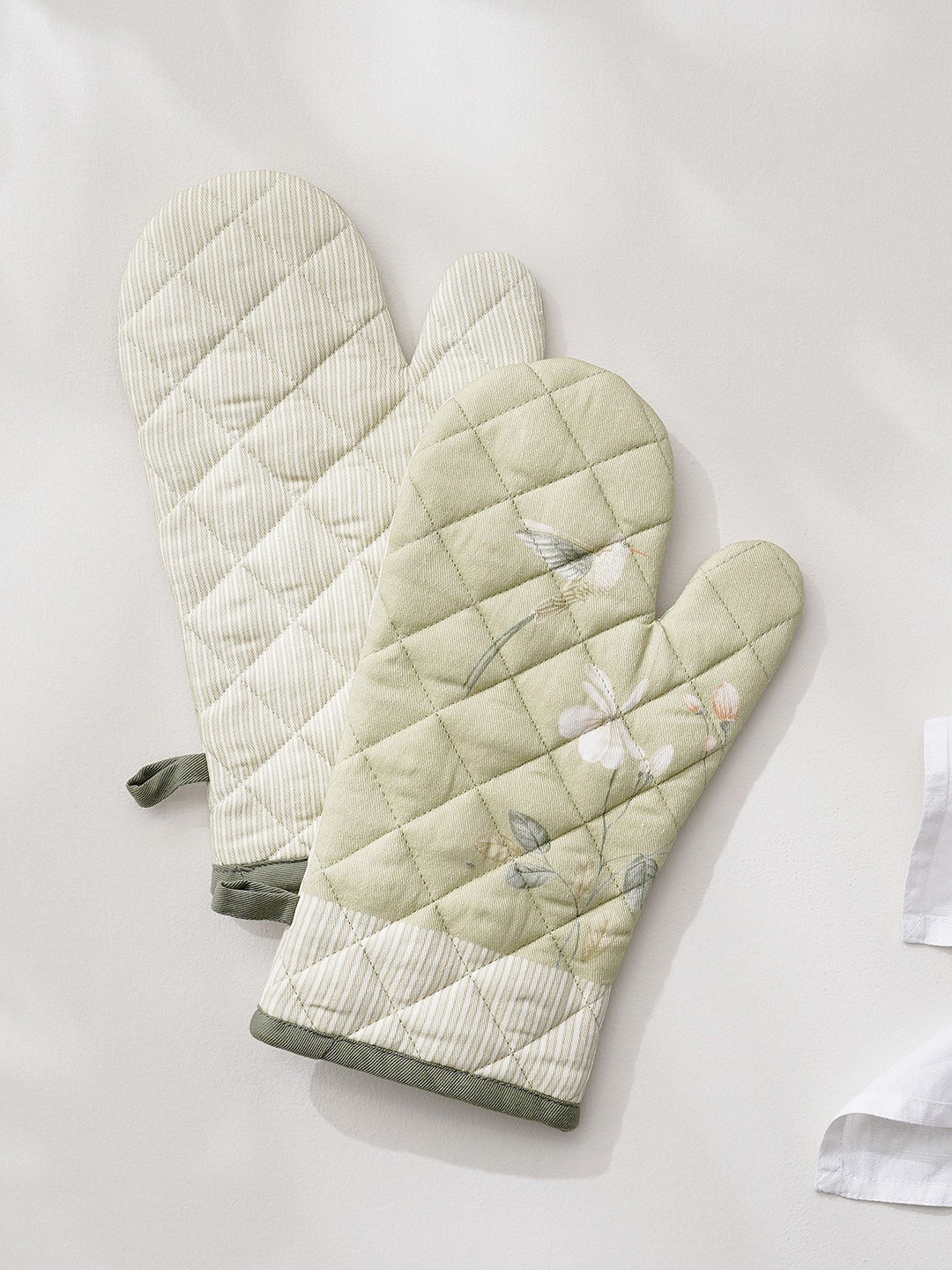 Home Centre 2-Pcs Purple Pure Cotton Oven Gloves With Pot Holder