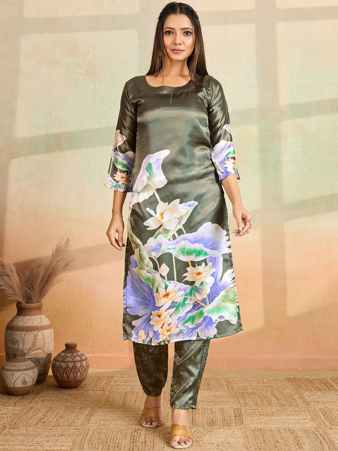 Women Basket Women Floral Print Regular Satin Kurta with Trousers