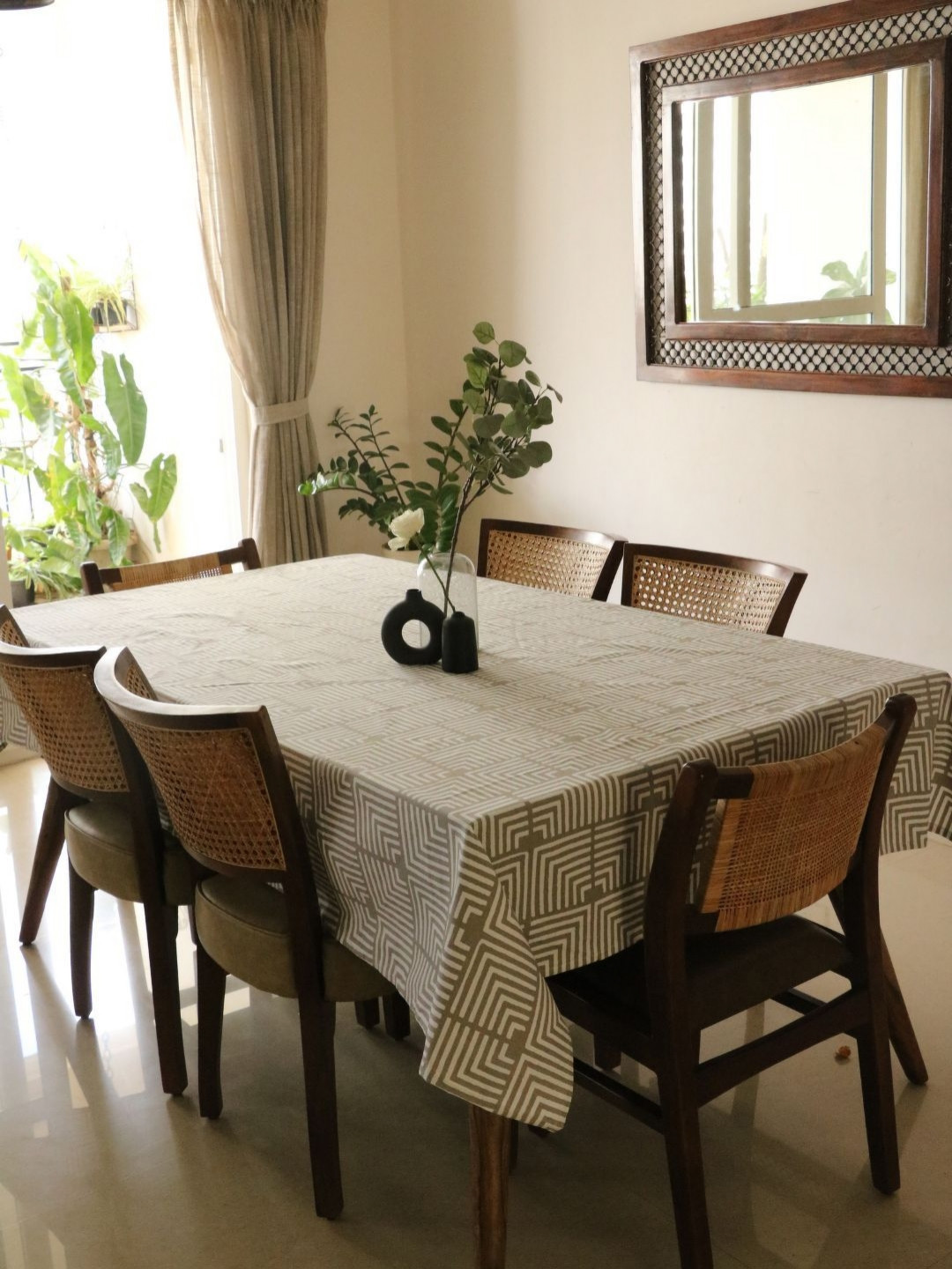 The Yard House Echoes In The Well Anti-Slip Wipeable Cotton Printed 8-Seater Table Cover