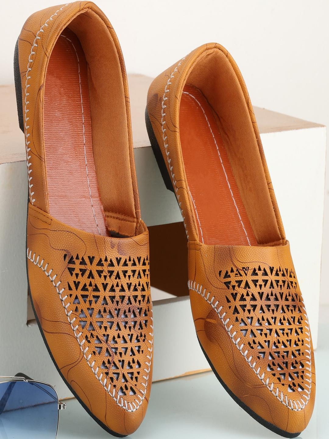 KRITARTH Men Ethnic Motif Water Repellent Leather Mojaris