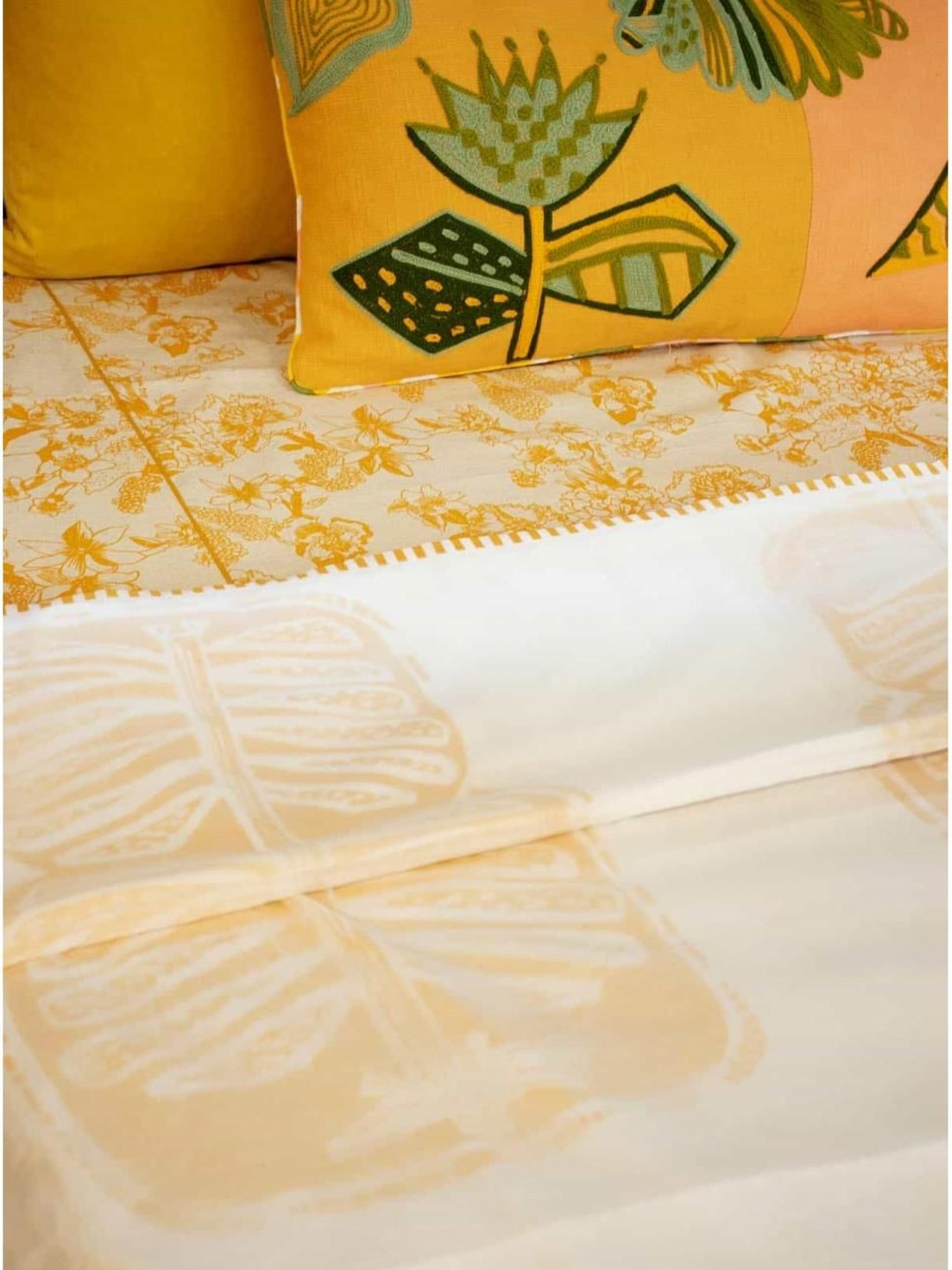 FREEDOM TREE Yellow & White Cotton AC Room Single Bed Dohar 56L X 90B IN