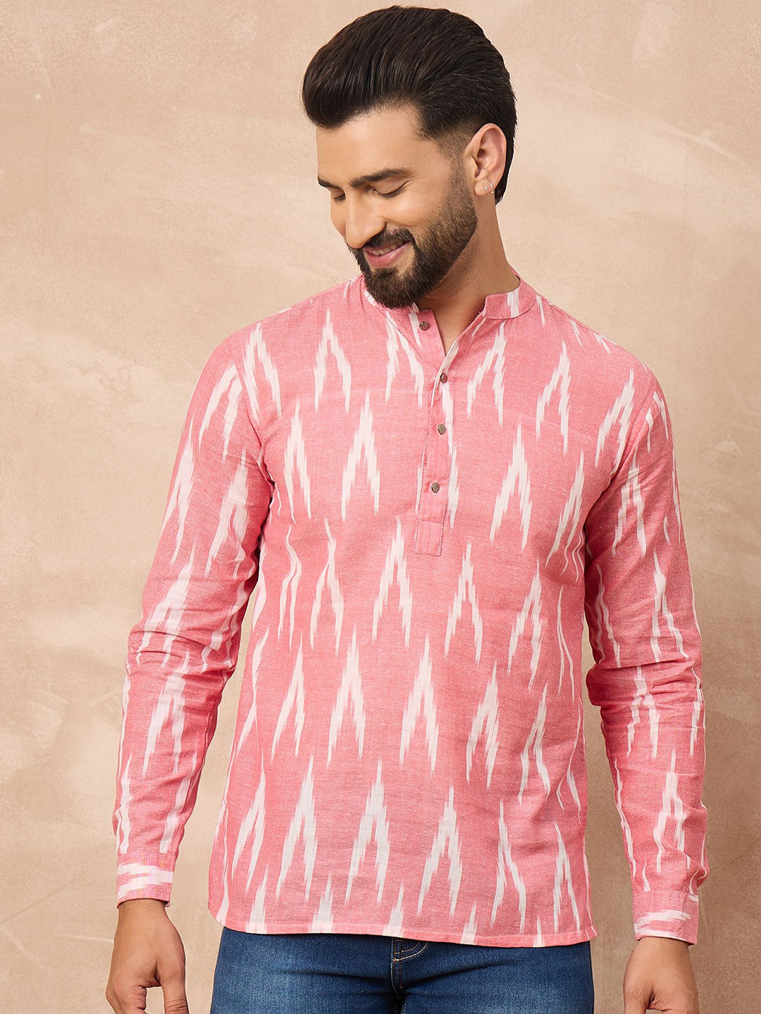 House of Pataudi Men Abstract Printed Pure Cotton Shorts Kurtas
