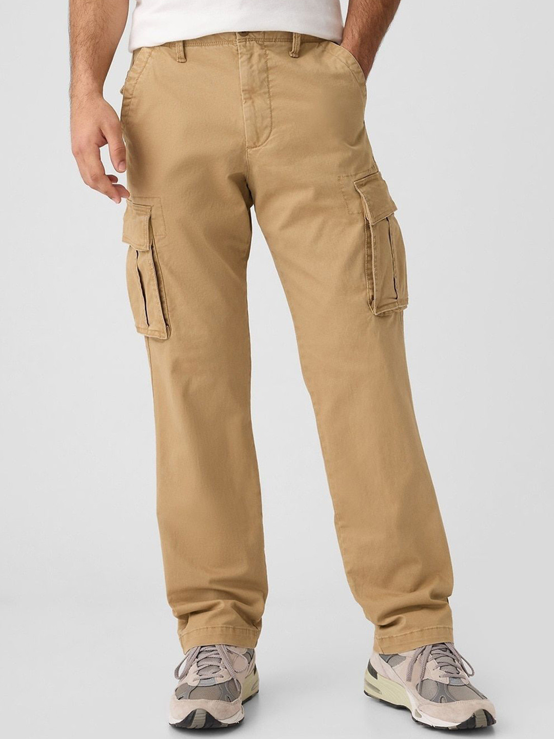 GAP Men Straight-Fit Mid-Rise Cargo Trousers