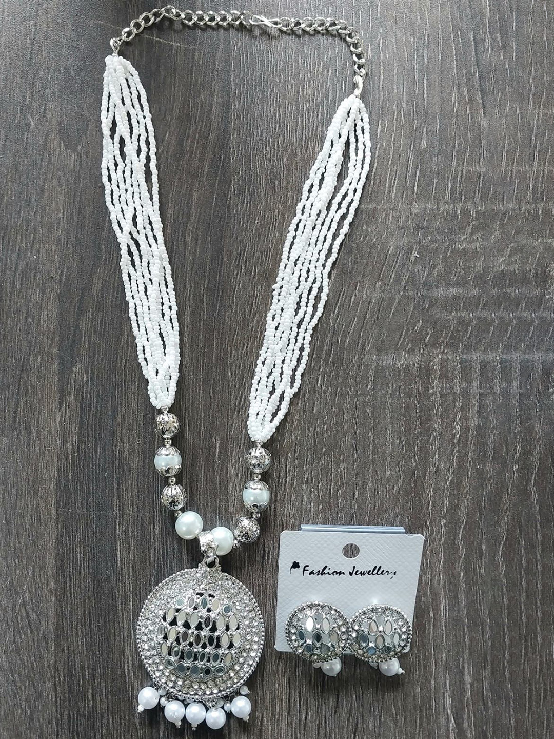 ZMS Kundan-Studded & Beaded Jewellery Set
