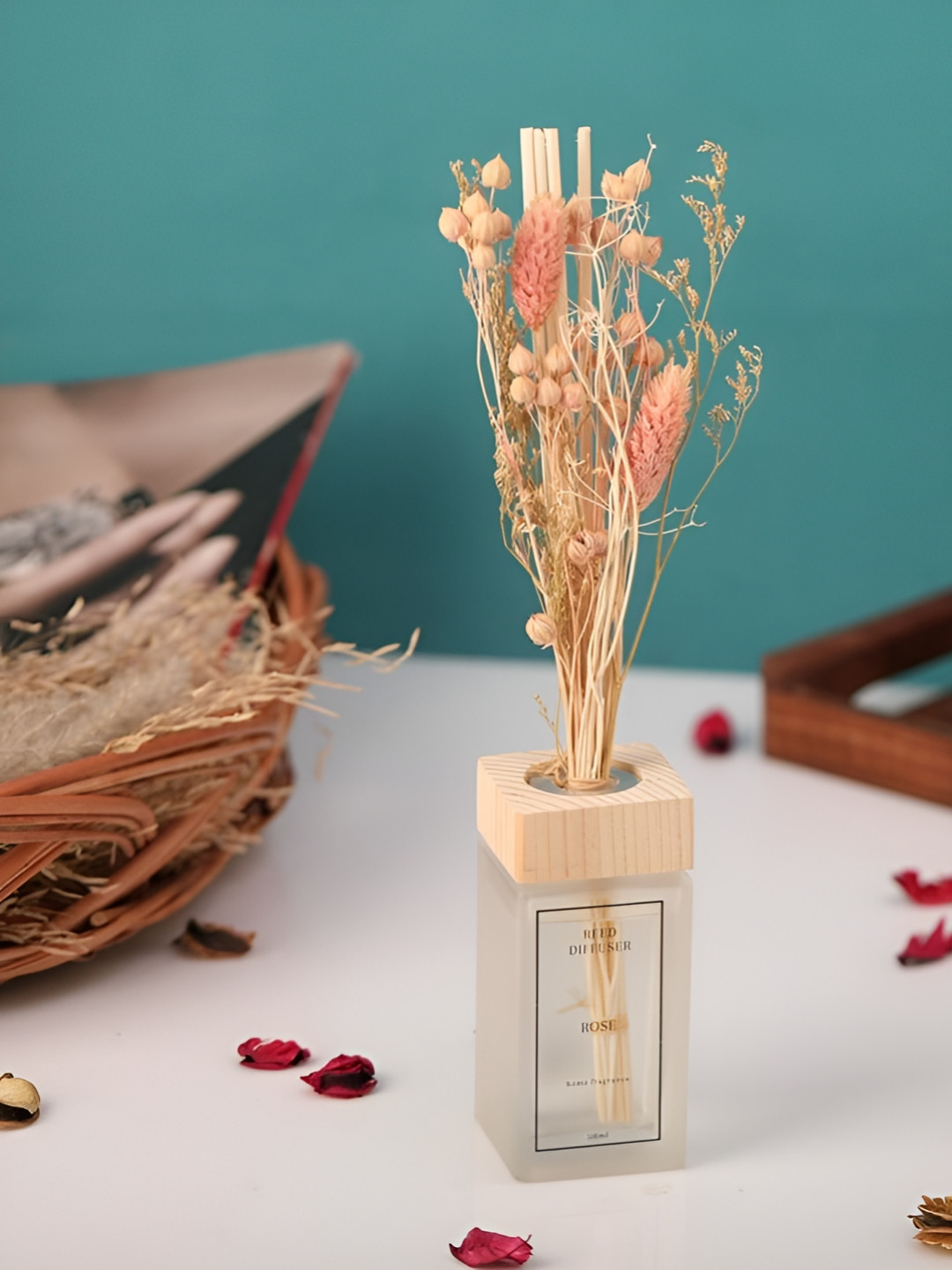 Decor de Maison Pink & White Giovvani Dried Floral With Musk Showpiece