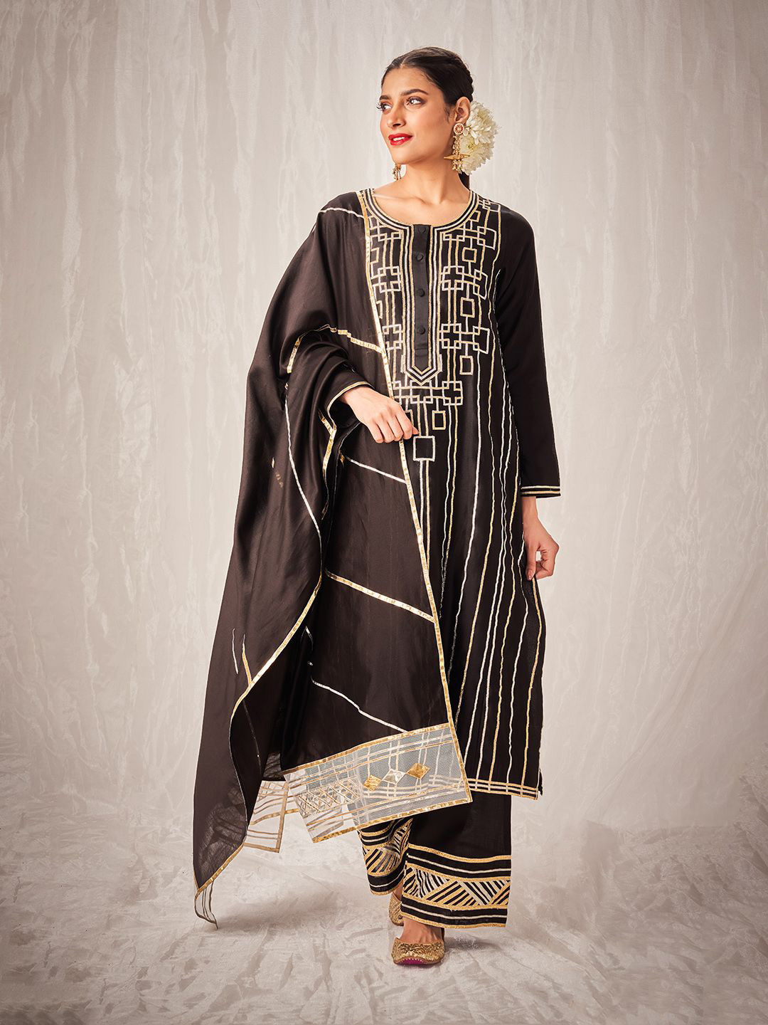 Gulabo by Abu Sandeep Embellished Gotta Patti Georgette Straight Kurta