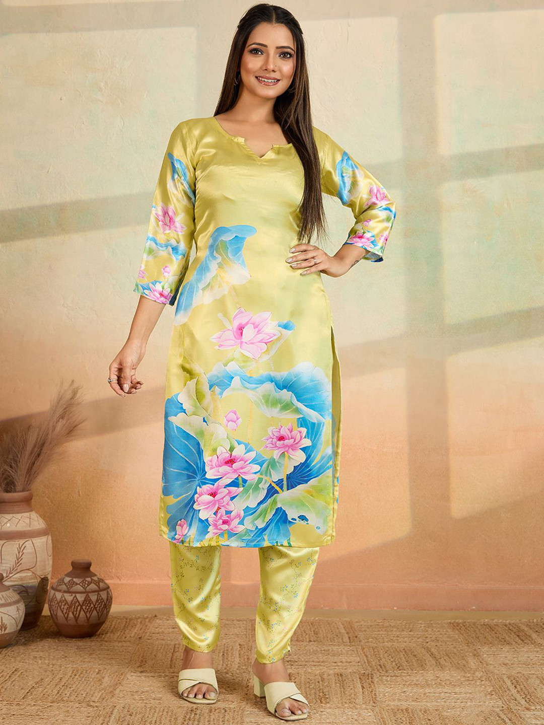 Women Basket Women Floral Printed Regular Kurta with Trousers