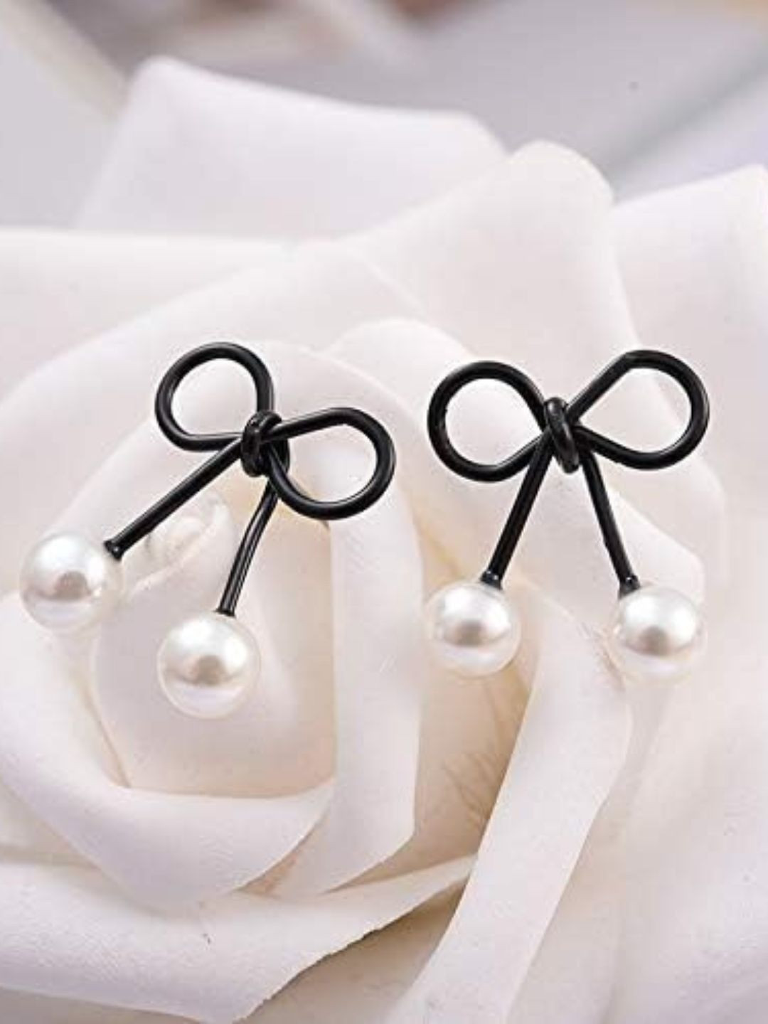 DressBerry Pearls Beaded Quirky Studs