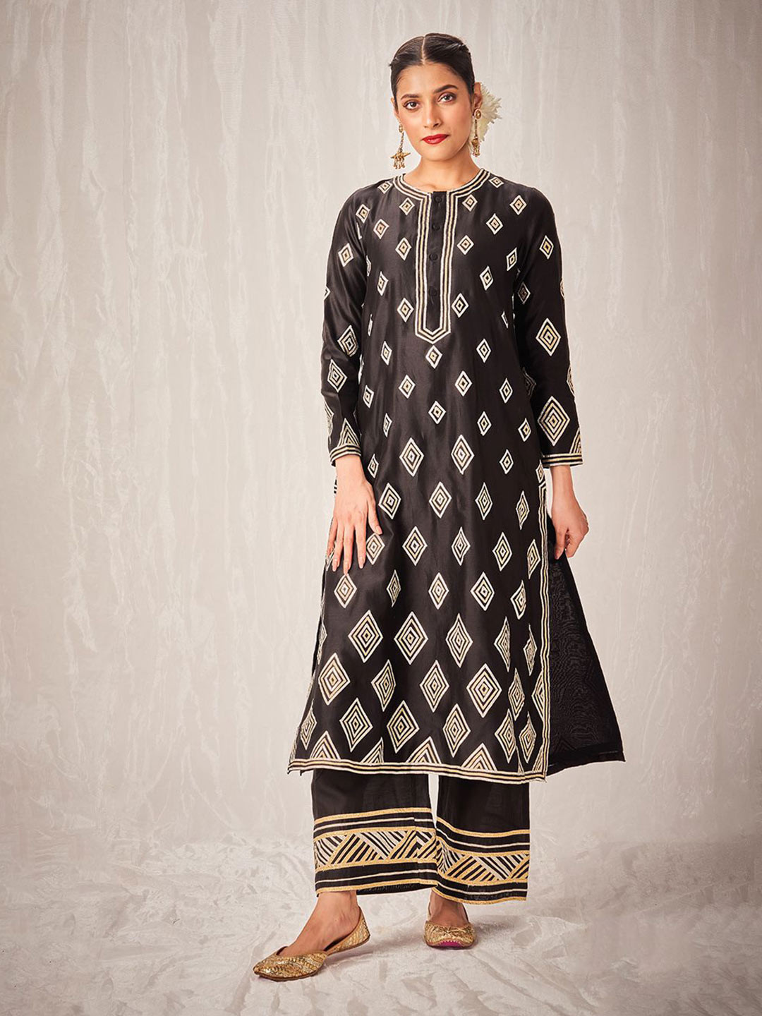 Gulabo by Abu Sandeep Women Geometric Printed Festive Straight Kurta