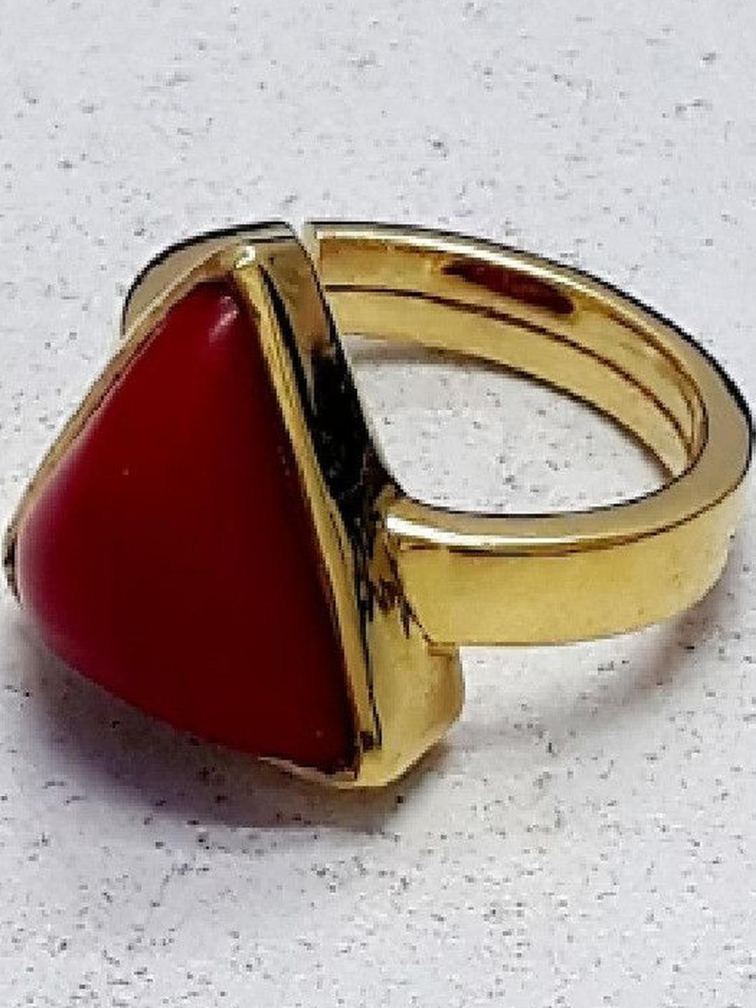 GenZcomplex Gold-Plated Coral Moonga Original Stone Studded Finger Ring