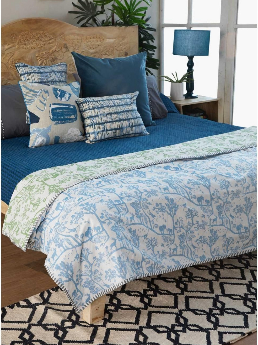 FREEDOM TREE Blue & White Floral Printed Cotton AC Room Double Bed Dohar
