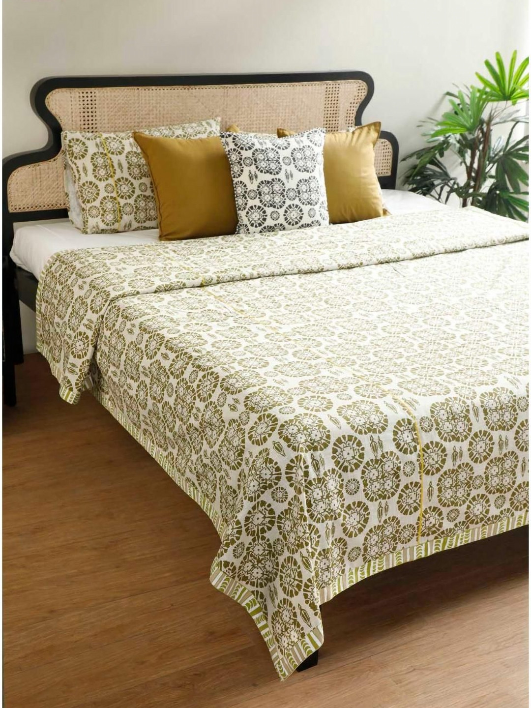 FREEDOM TREE Tamara Green & White Printed Pure Cotton King Bedcover