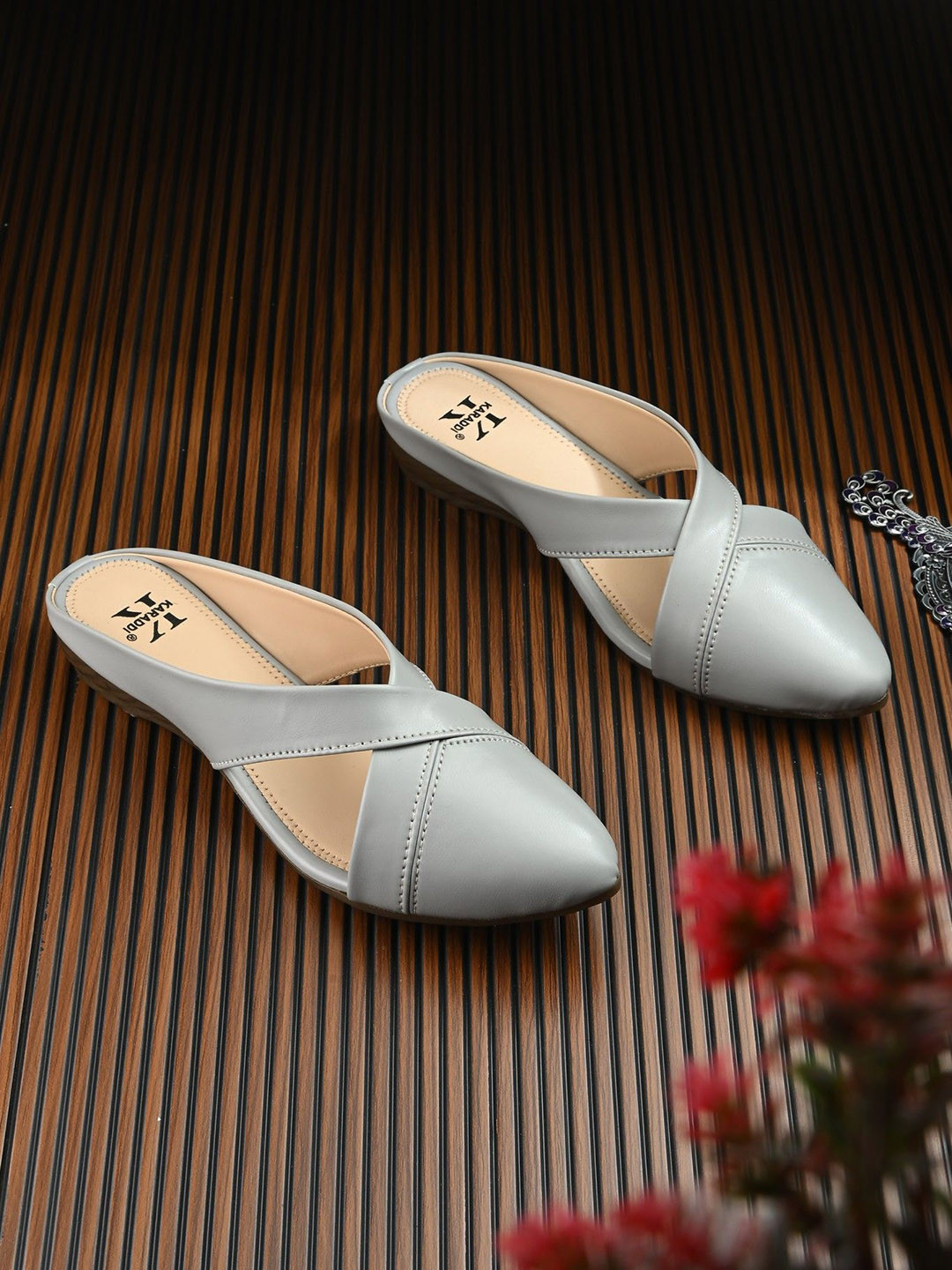 KARADDI Women Solid Pointed Toe Soft Napa Comfort Heel Mules