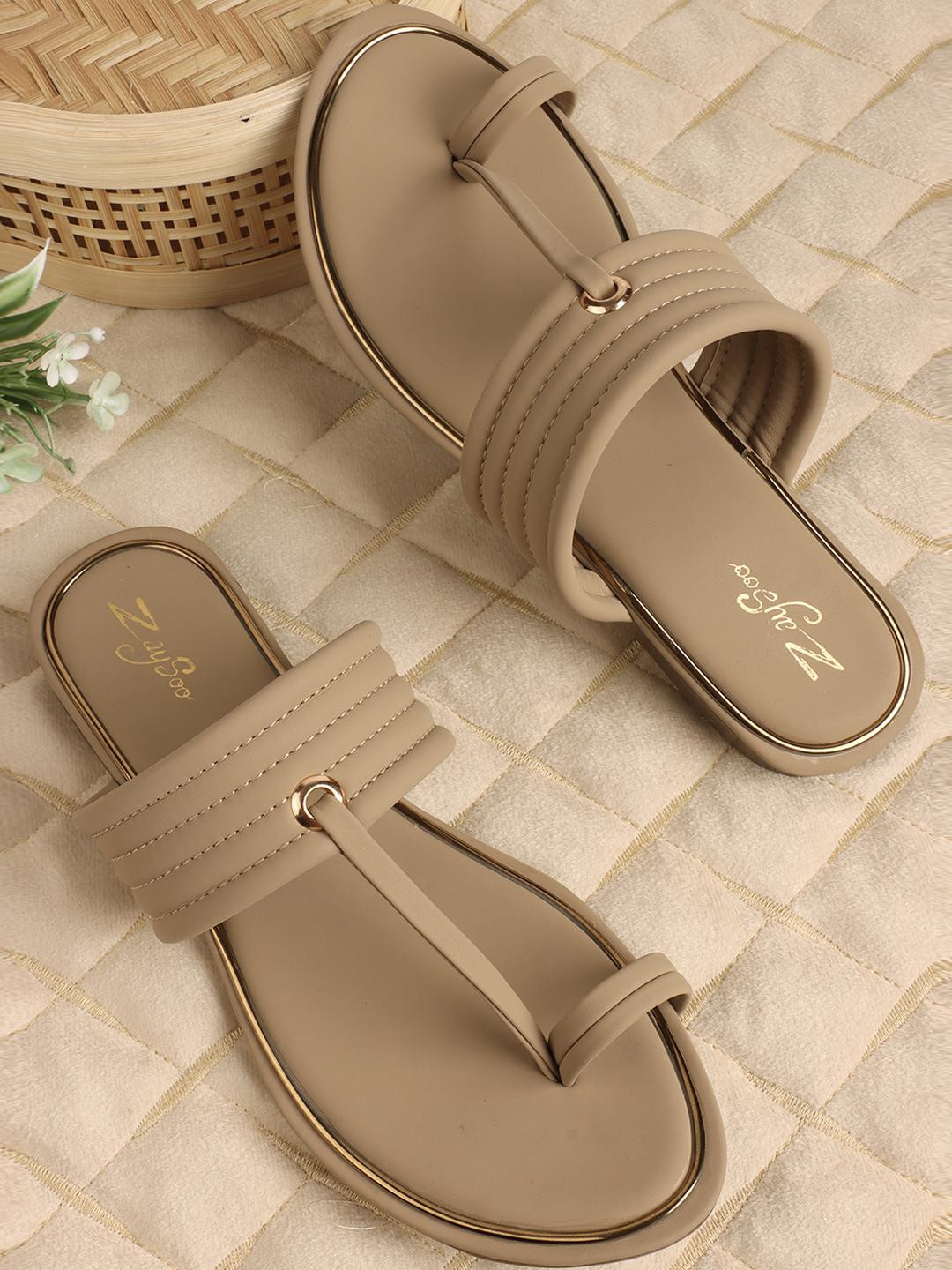 ZAYSOO Women Solid One Toe Flats