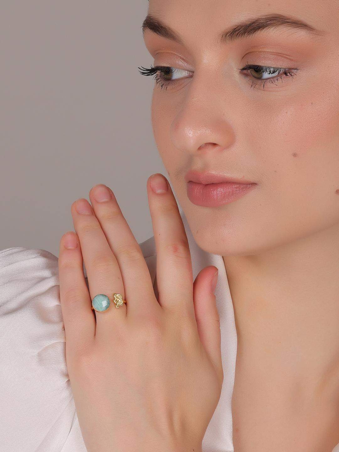 Dua  Gold Pleated Green Finger Ring