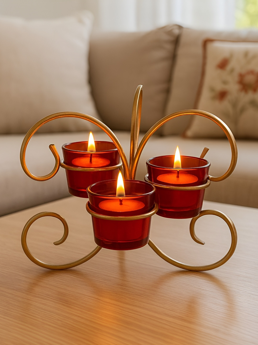 GLOBALLY INDIAN Unisex Red & Gold-Toned Candle Holder