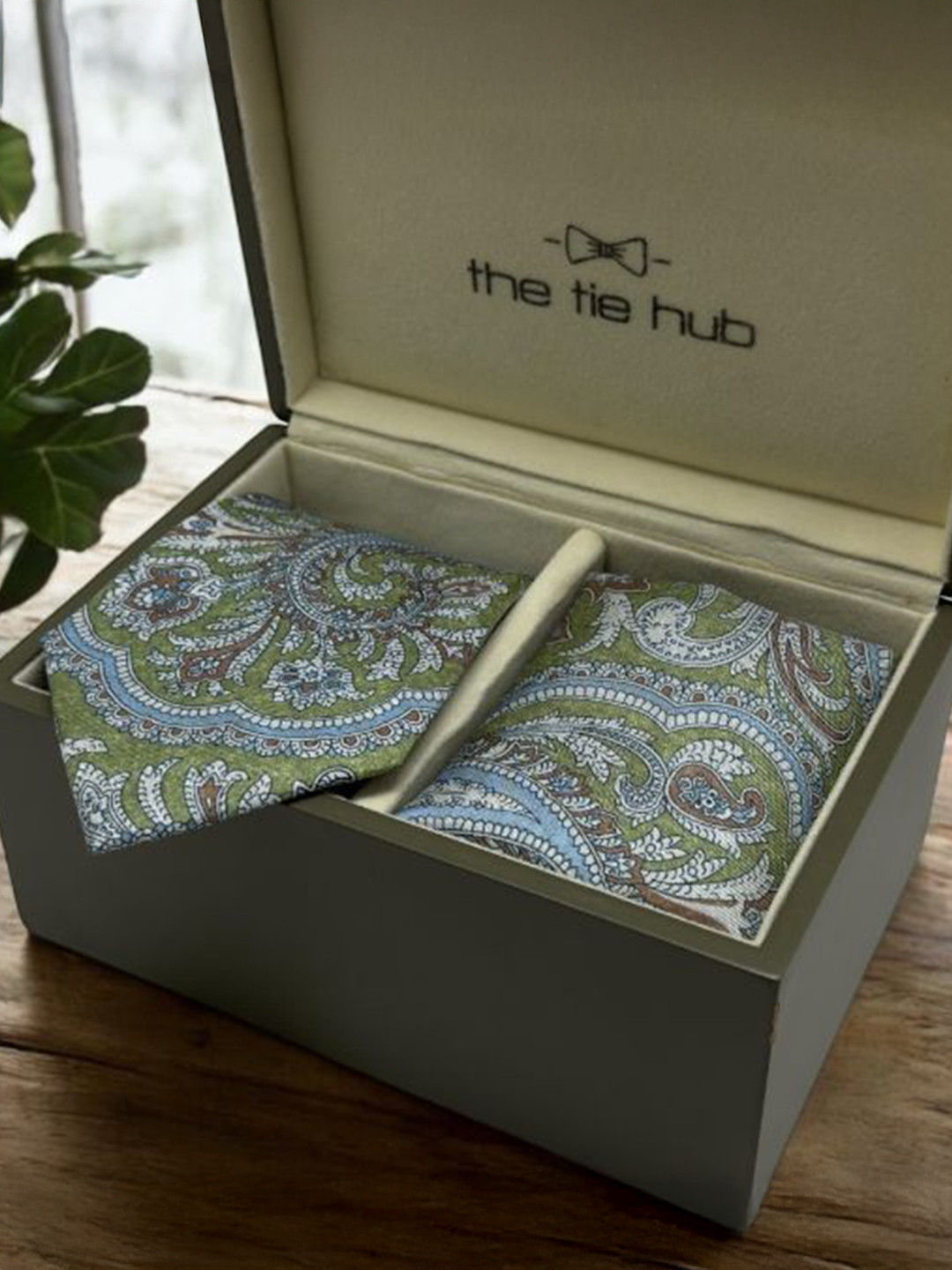 The Tie Hub Men Tie and Pocket Square Accessory Gift Set