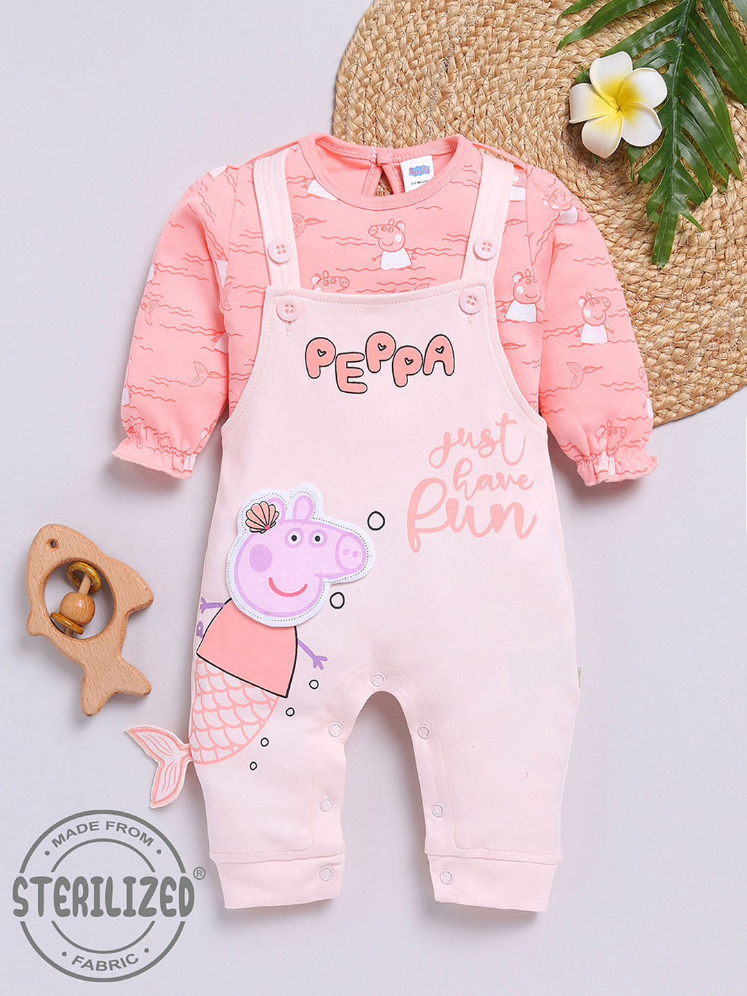 Moms Love Infants Girls Peppa Pig Printed Cotton Dungaree With T-Shirt