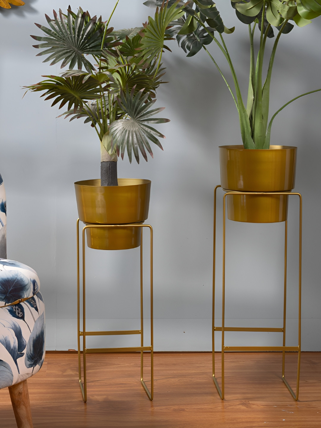 THREADVIBE LIVING Gold-Toned 2 Pieces Textured Modern Planters With Elegant Stands