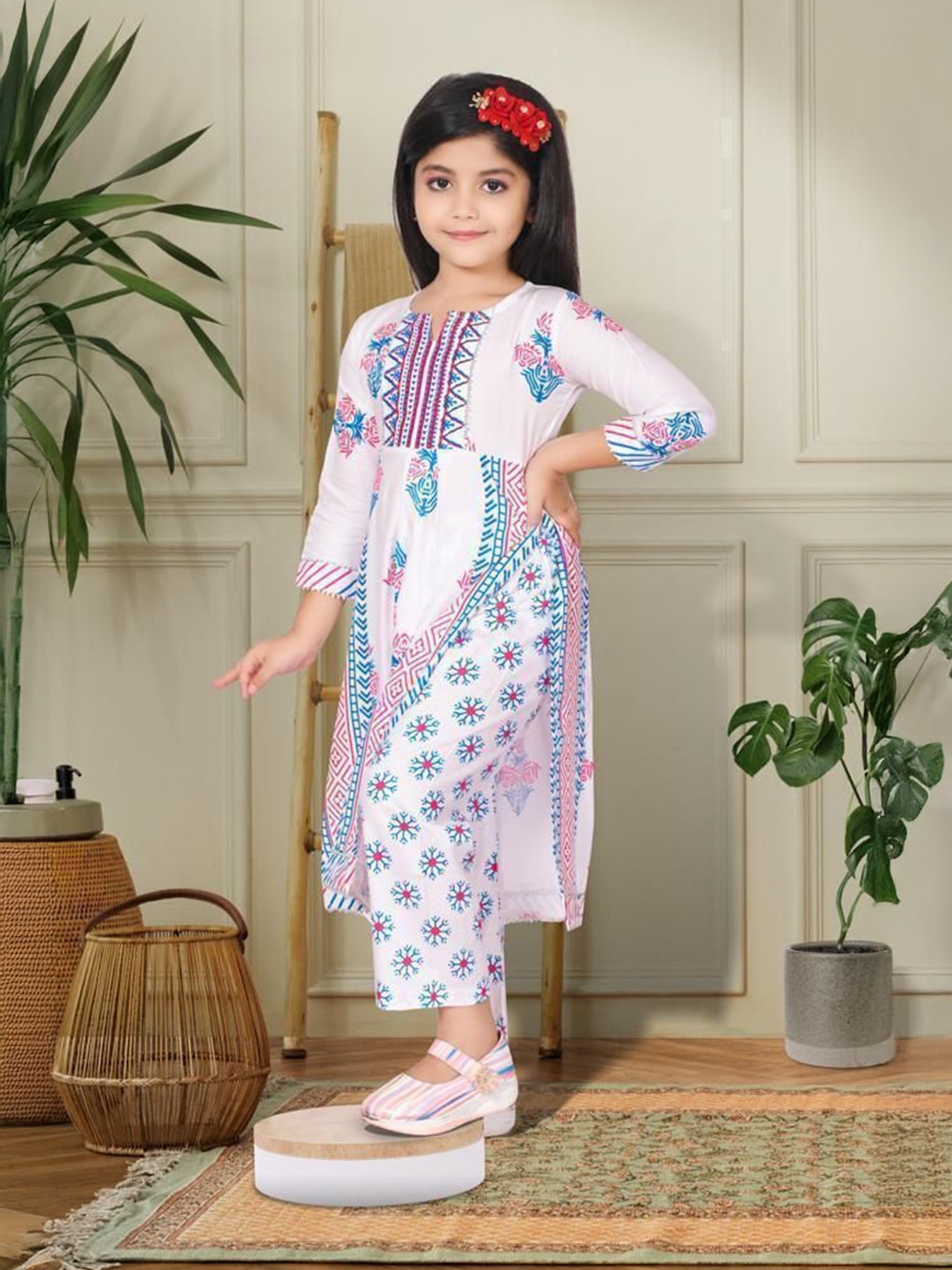 BARKAT DESIGNING PLANET Girls Floral Printed Empire Notch Neck Straight Kurta With Palazzo