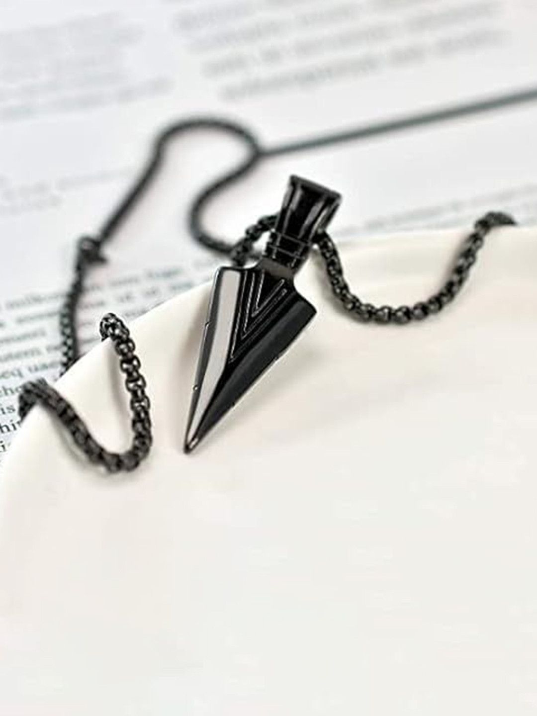 Lovemi Movements Stainless Steel Black Arrowhead Pendants With Chains