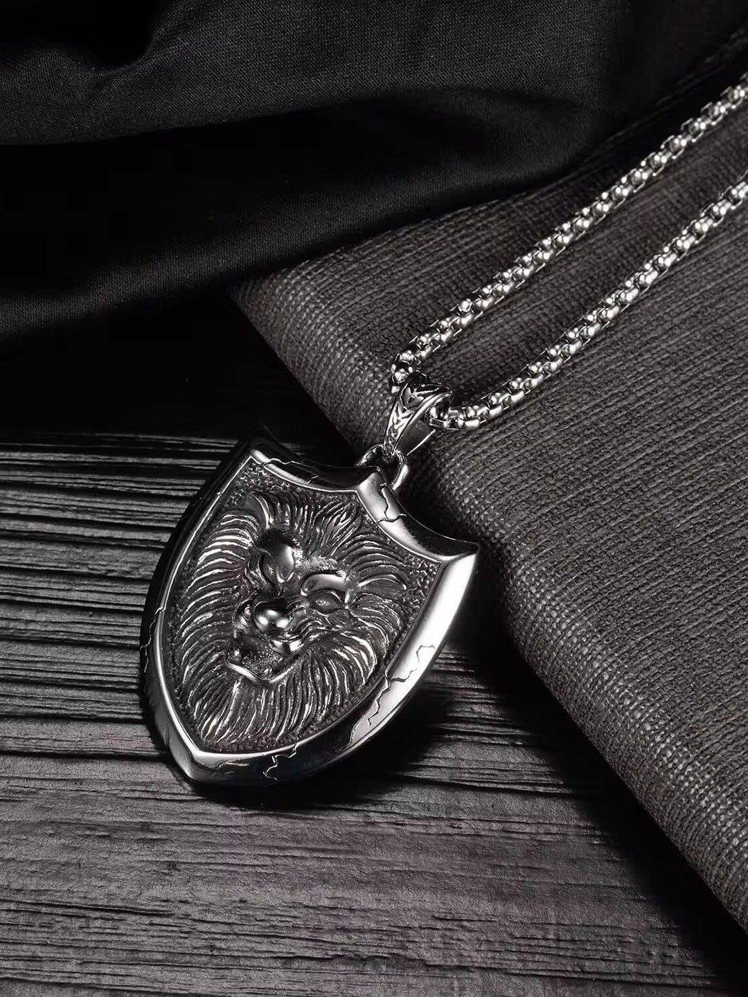 Heer Collection  Stainless Steel King Of Lion Shaped Pendant With Chain