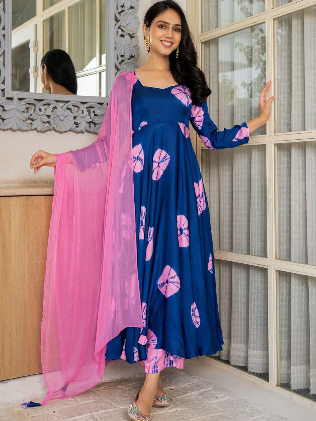 HOUSE OF JAMOTI Neel Tara Tie & Dye Anarkali Kurta With Trousers & Dupatta