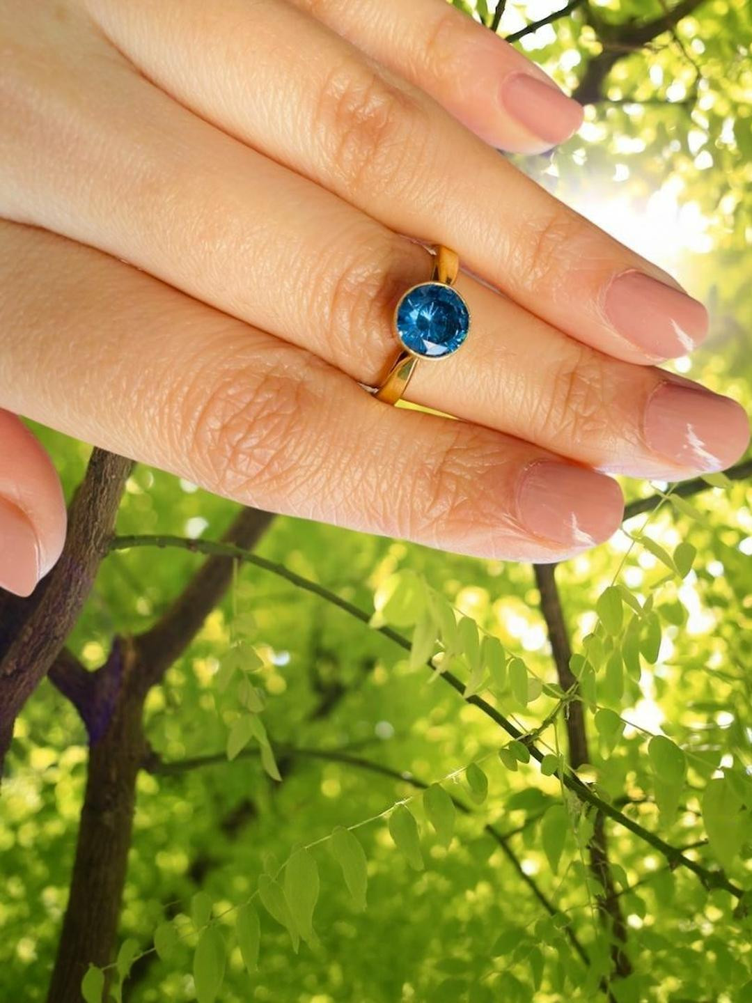 GenZcomplex Women's  Blue Stone Finger Ring