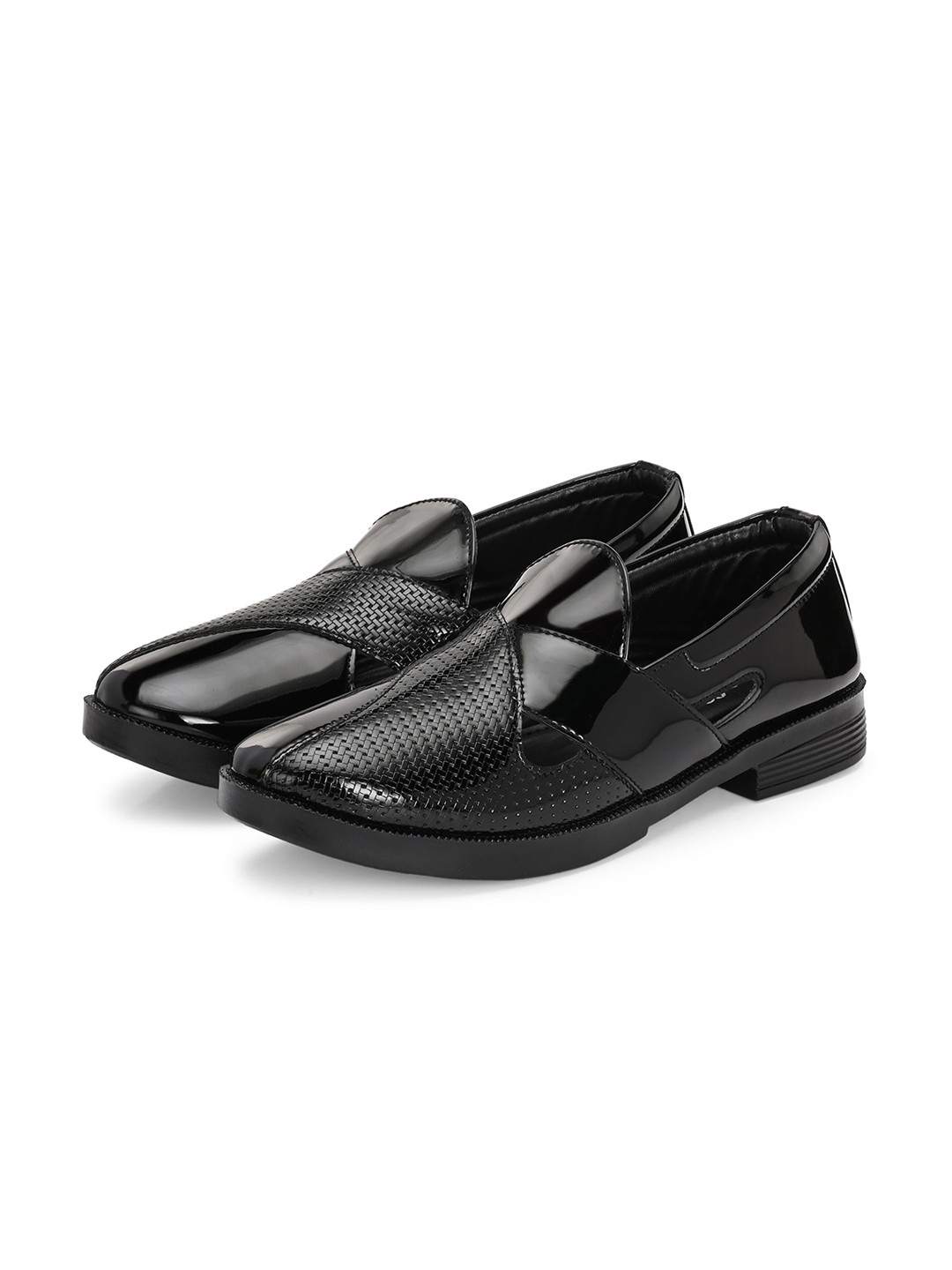 BOLTAGO Men Textured Slip-On Loafers