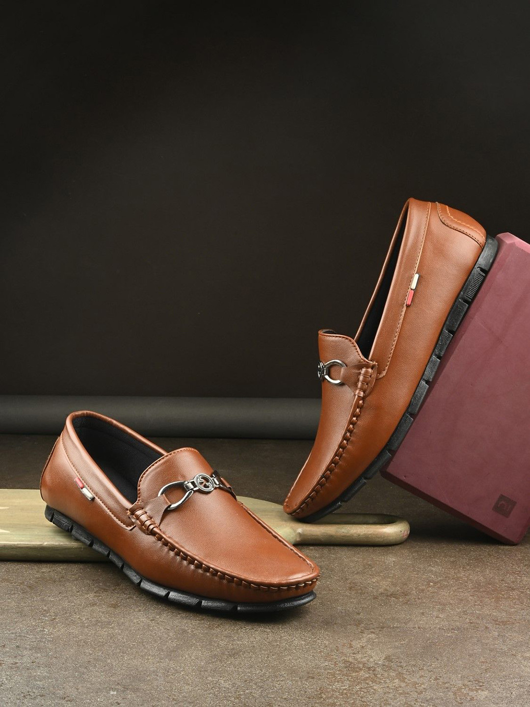 KASTAVA Men Round Toe Lightweight Loafers