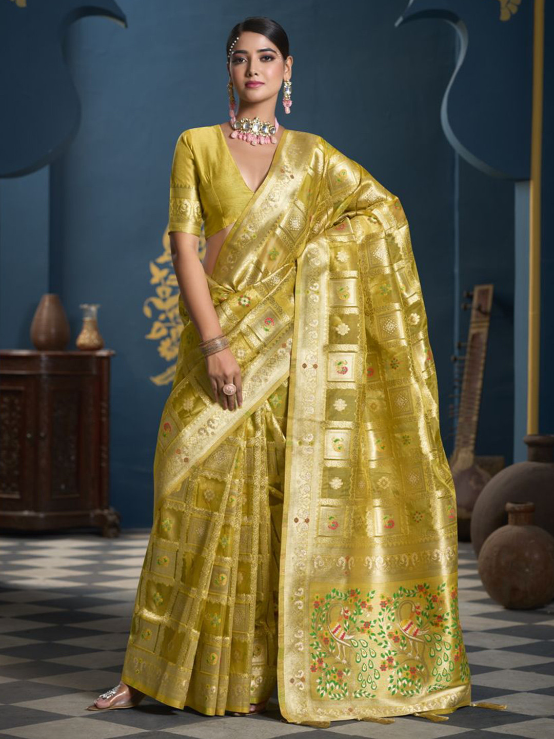 FLOURIOUS checks Woven Design Pure Georgette Banarasi Saree