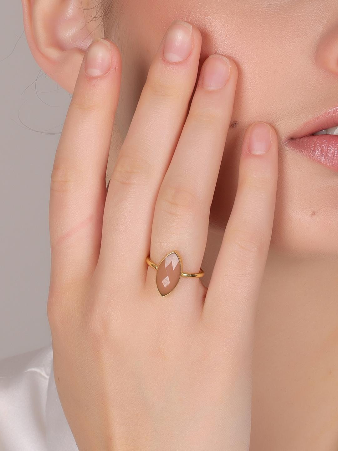 Dua Pink Brass Gold-Plated Finger Ring