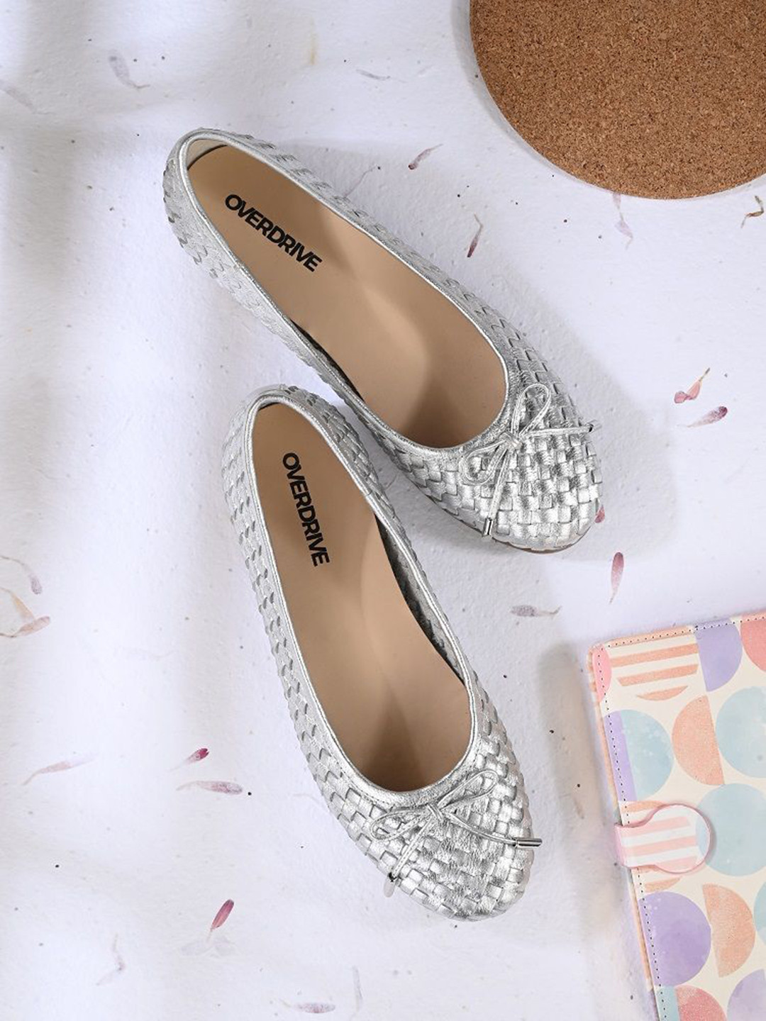 Overdrive Women Textured Leather Ballerinas