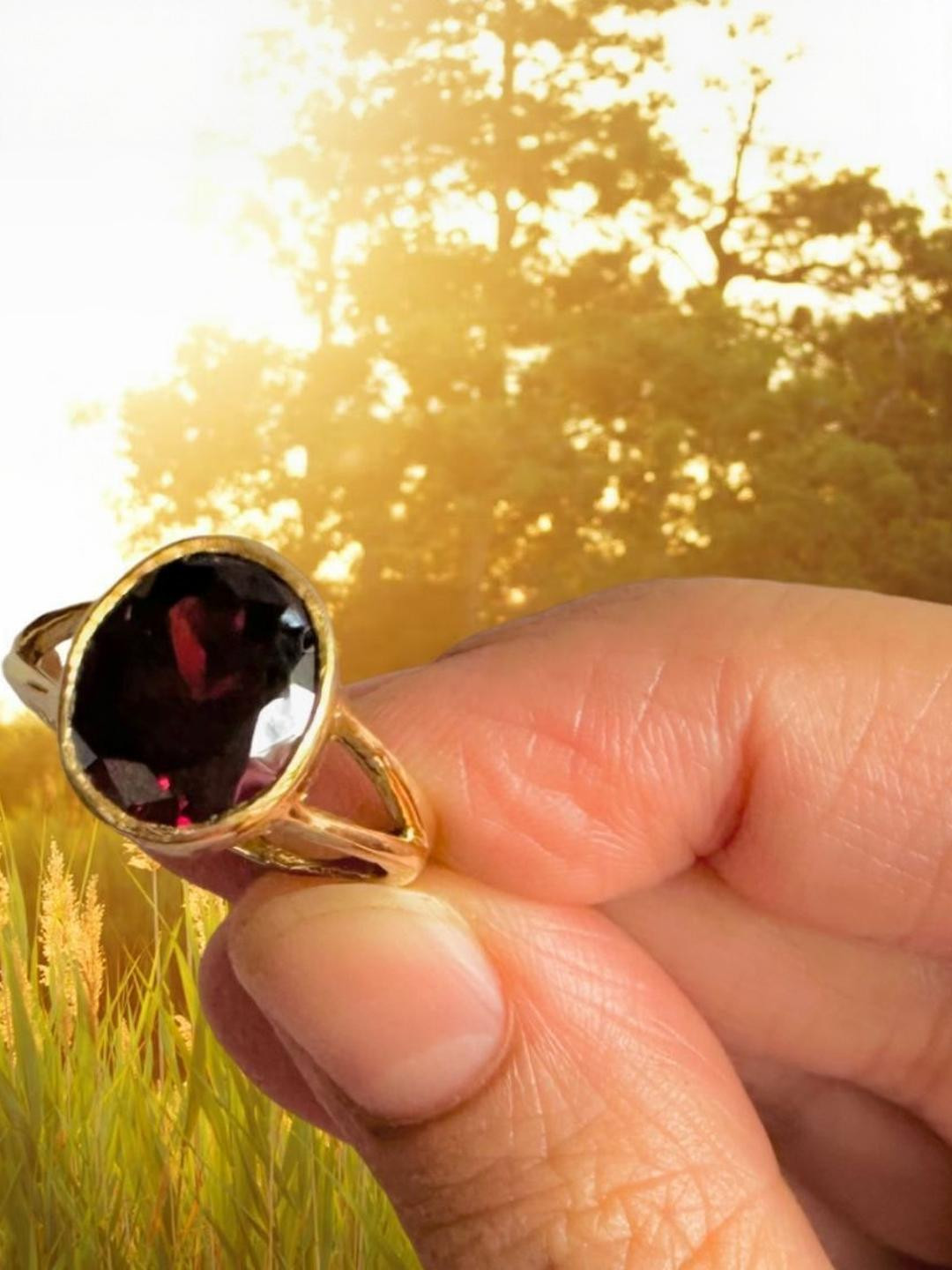 GenZcomplex Red Brass Gold-Plated Garnet Finger Ring