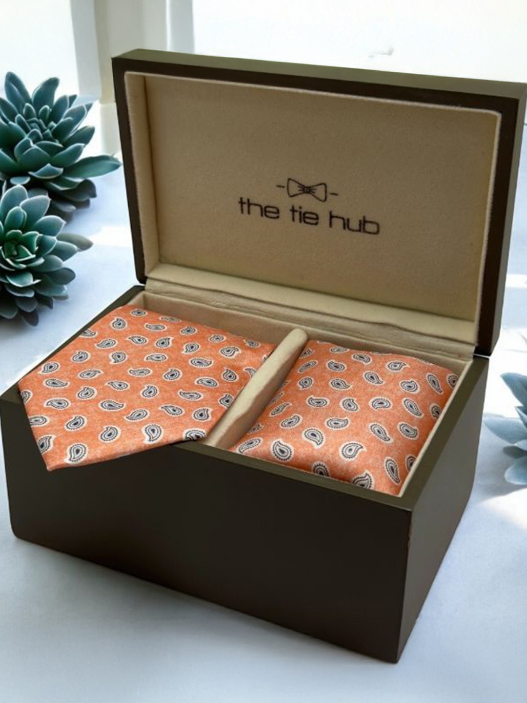 The Tie Hub Men Tie and Pocket Square Accessory Gift Set