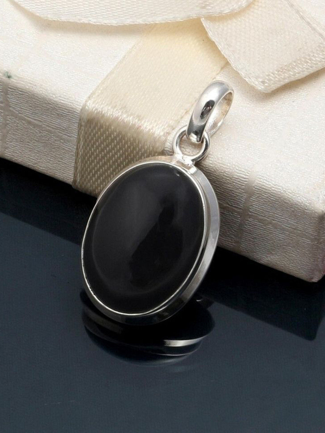 GenZcomplex Unisex Artificial Stones Studded Oval Semi Precious Agate Pendants