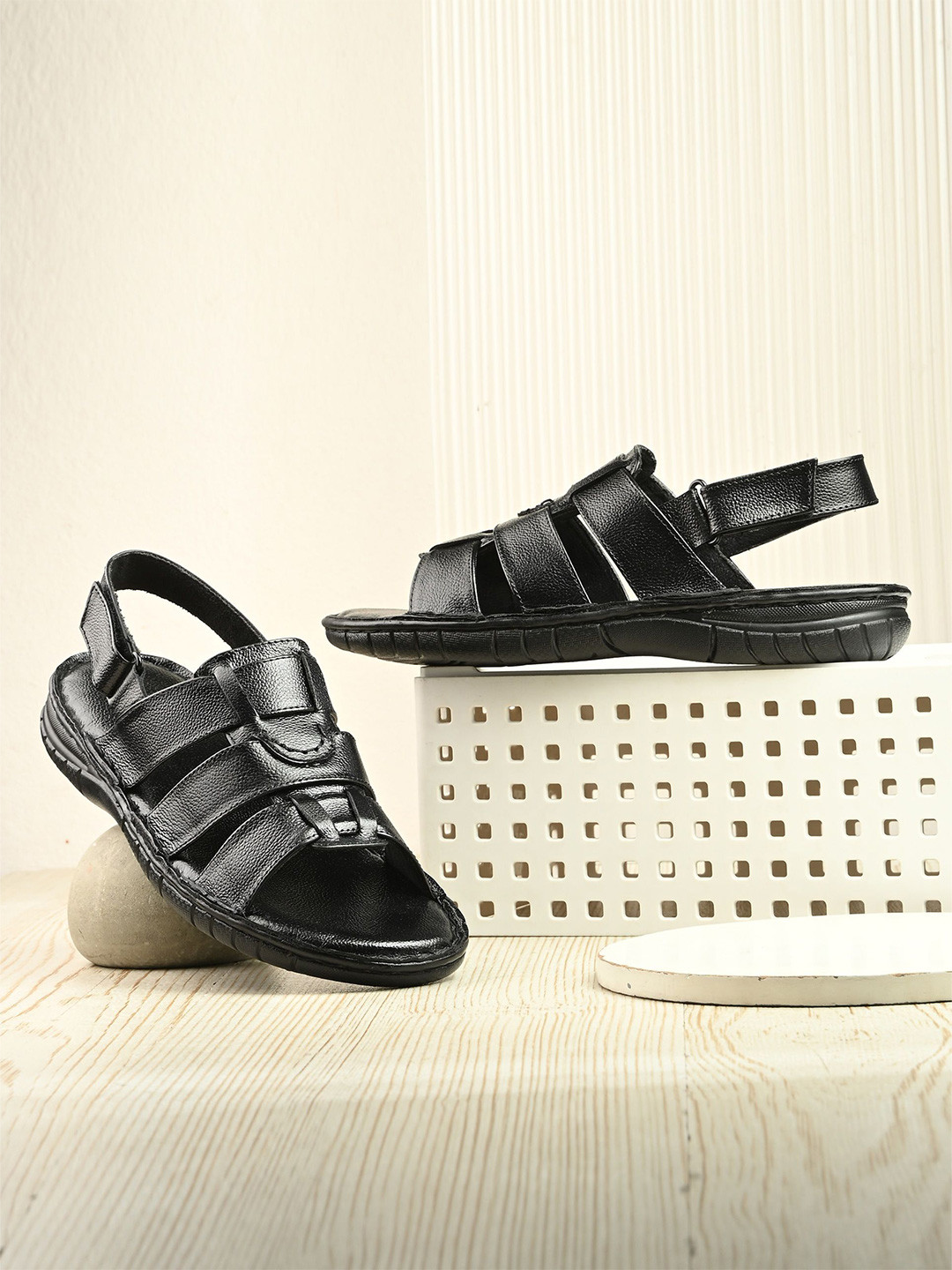 knoos Men Leather Comfort Sandals