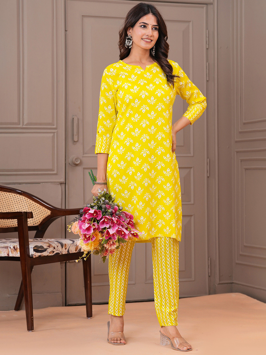 HARITWAL Women Floral Printed Regular Pure Cotton Kurta with Palazzos