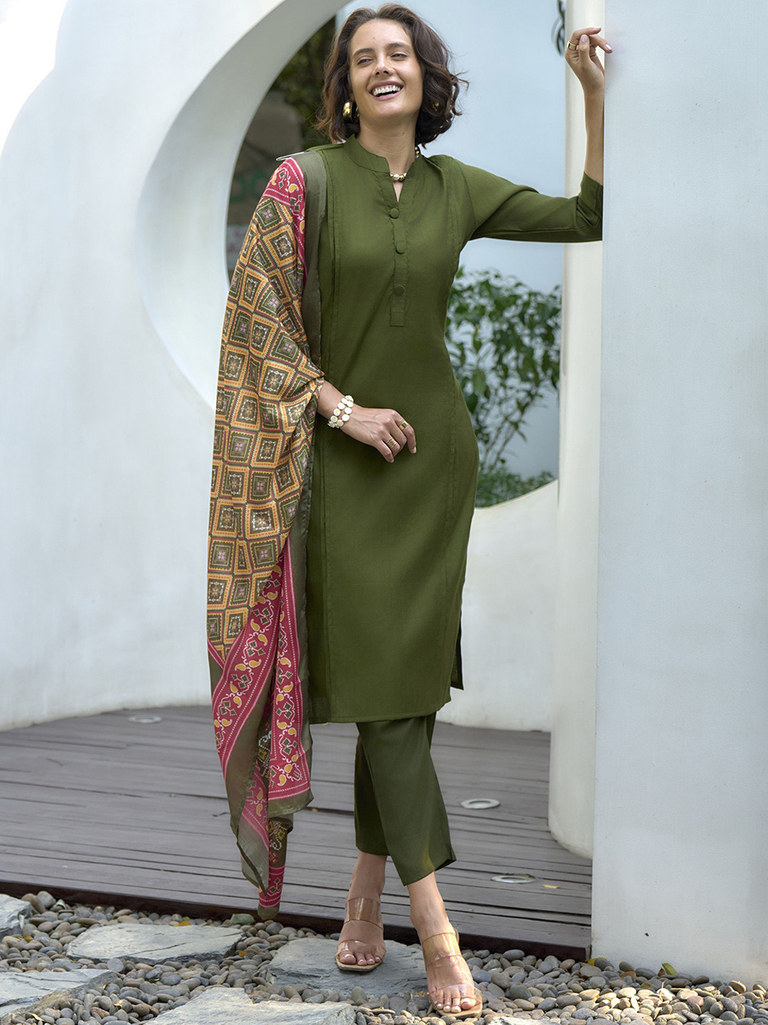 BE IN TEXO FAB Women Regular Thread Work Kurta with Trousers & Dupatta