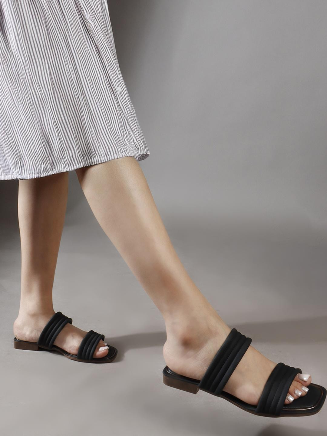 ZAYSOO Women's Black Striped Open Toe Flats