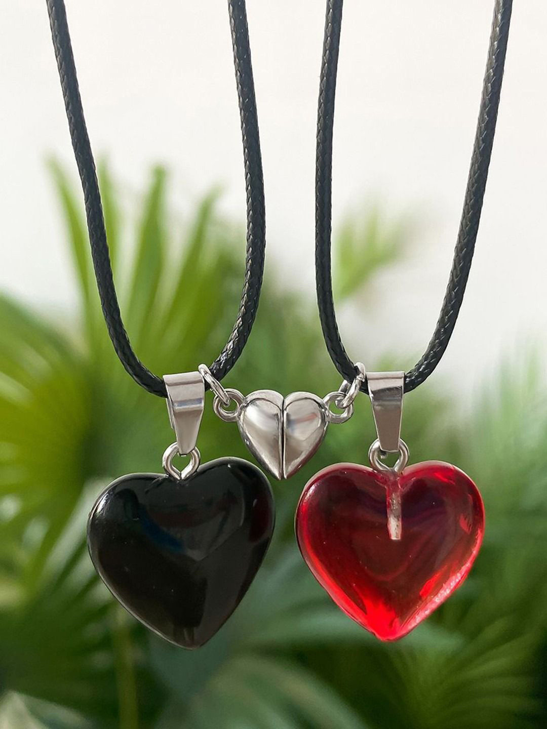 PASU FASHION Unisex Set of 2 Heart Shaped Threaded Wraparound Bracelets