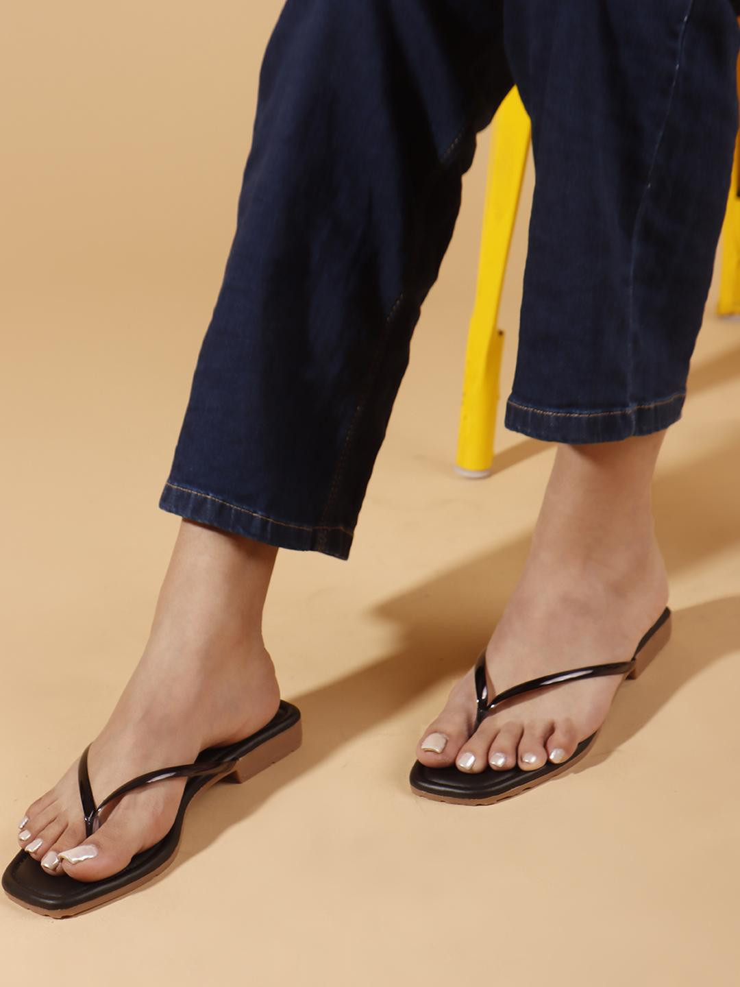 ZAYSOO Women T-Strap Flats