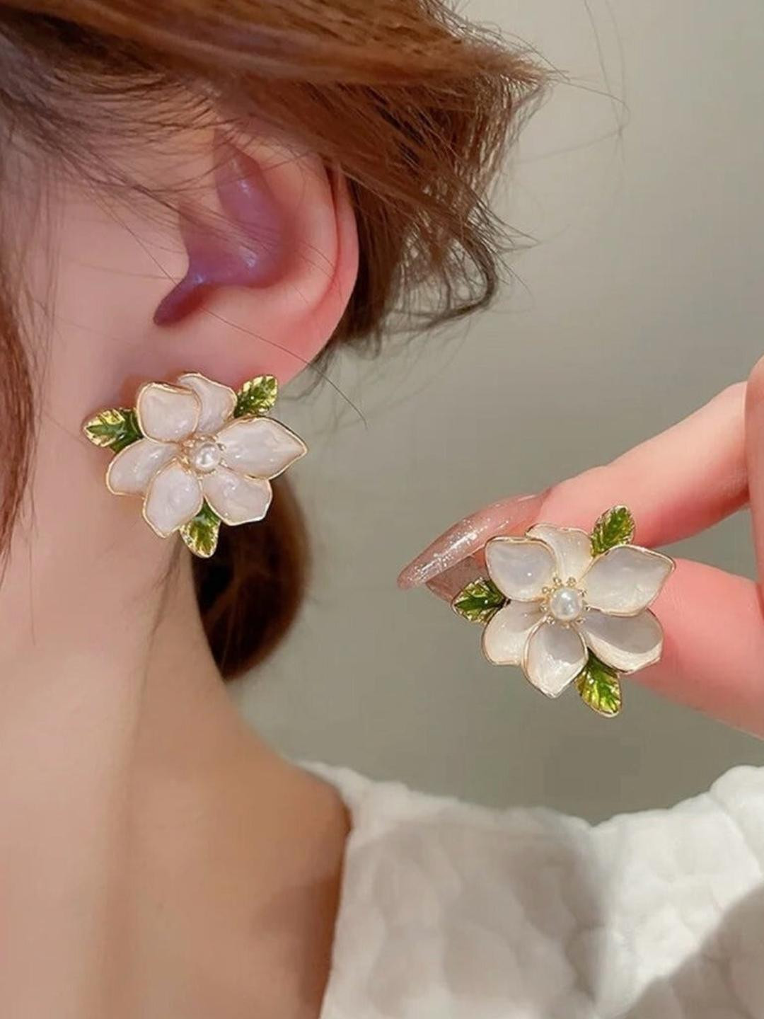 Lady Raiment Sizzling Flower Leaf Earring Crystal Alloy Stud Earring