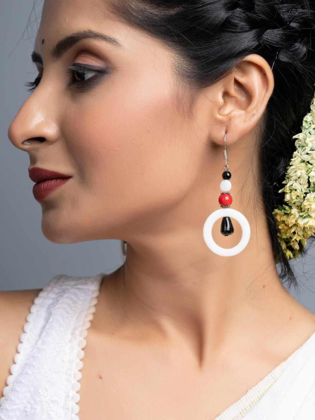 Look and Adorn Mother of Pearl Onyx Earrings