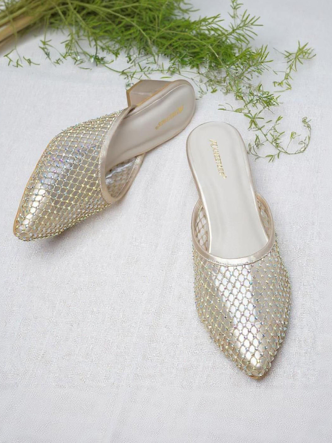 Kneetoes Women Gold Star Shine Block Heel Mules