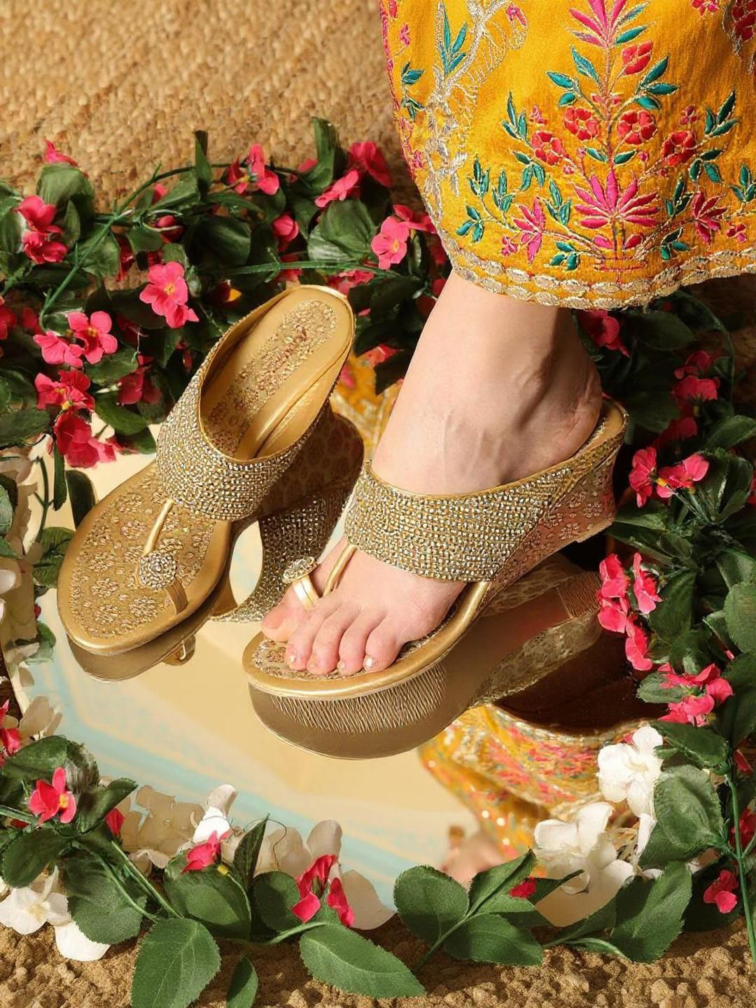 Kneetoes Women Pearl Chic Gold Wedge Sandals
