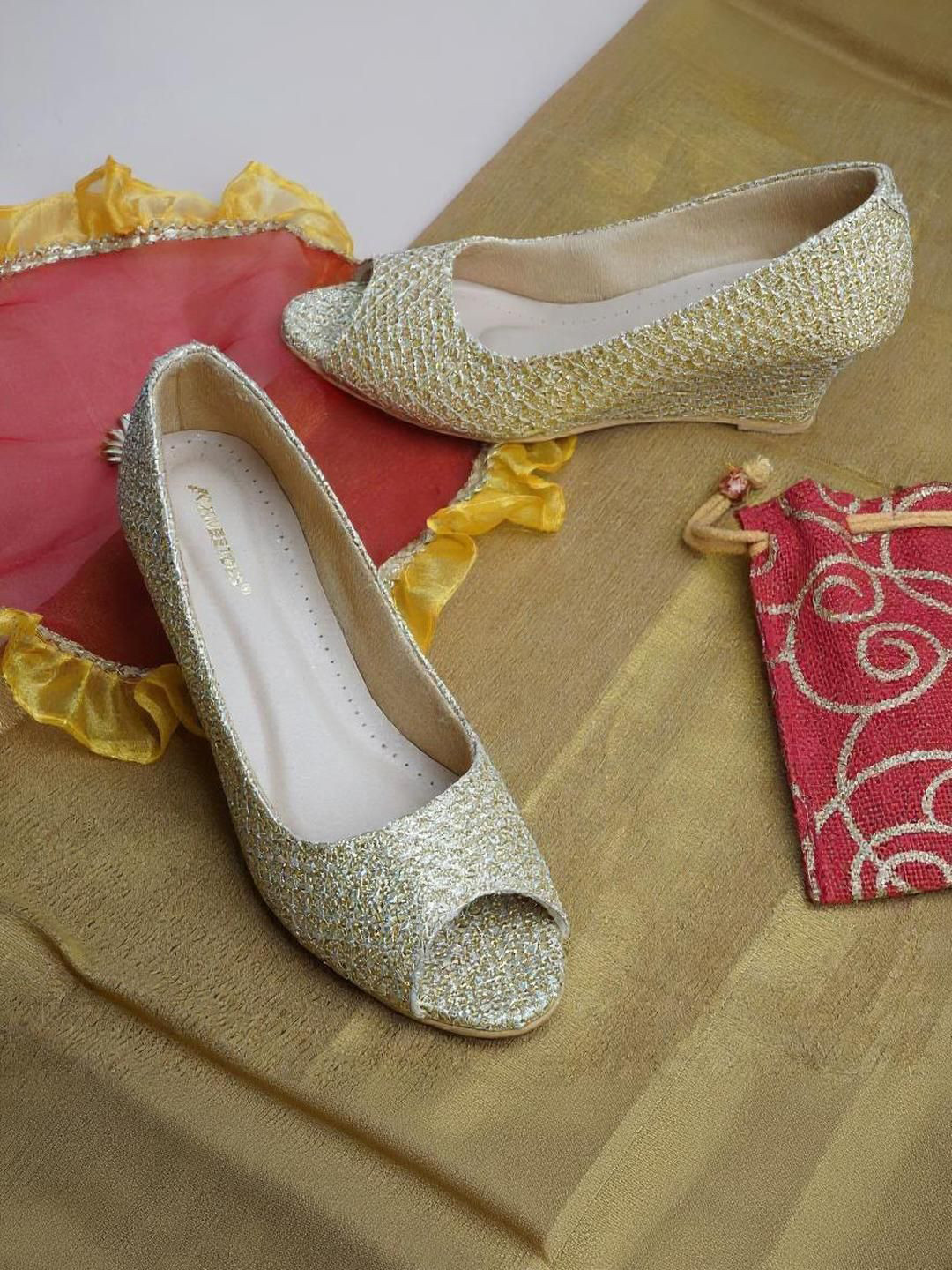 Kneetoes Women Shine Pop Gold Peep-Toe Wedge Sandals