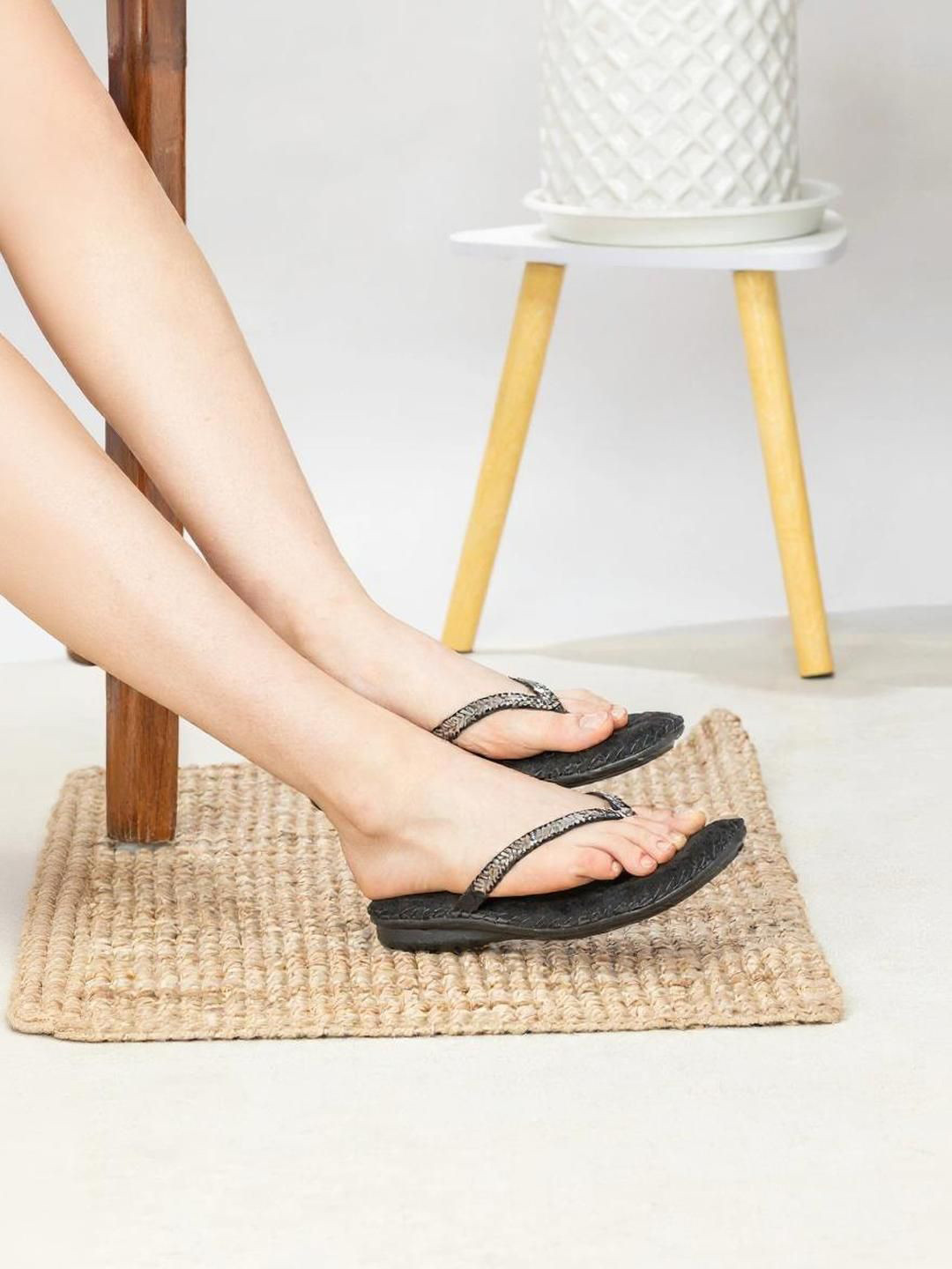 Kneetoes Women Sparkle Studs Black Thong Casual Sandals